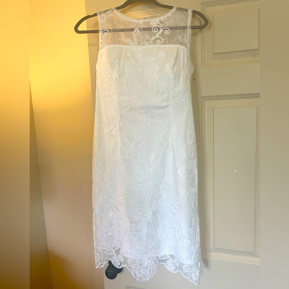 Adrianna Papell Nearly White Lace Overlay Sleeveless Sheath Dress 6